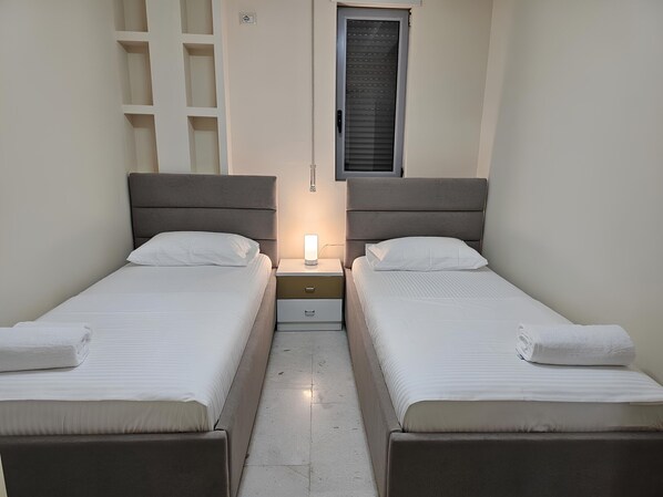 1 chambre, fer et planche à repasser, Wi-Fi gratuit, draps fournis