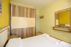 1 bedroom, iron/ironing board, free WiFi, bed sheets
