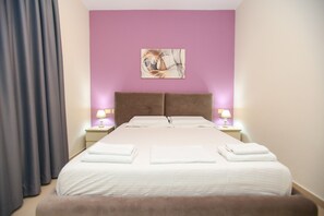 Iron/ironing board, free WiFi, bed sheets