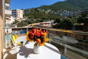 Outdoor dining - Diamond Hill Two Bedroom Apartment 201 (Vlorë)