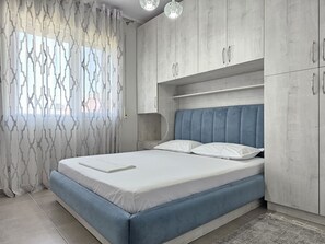 Ferros/tábuas de passar roupa, Wi-Fi de cortesia, roupa de cama