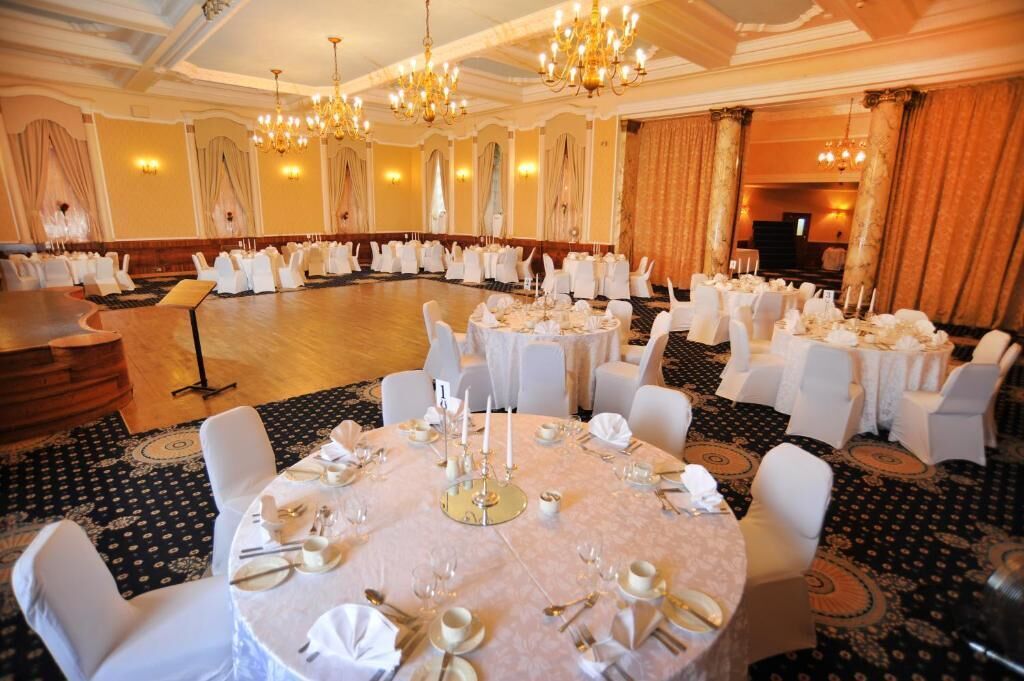 Banquet hall