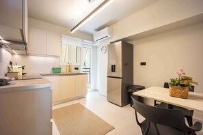 Kühlschrank, Ofen, Herdplatte, Geschirrspüler