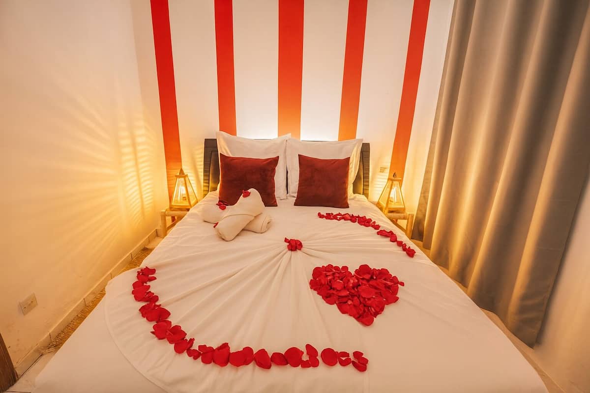 Comfort Room | Free WiFi