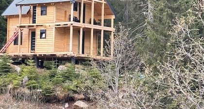 Charming 2-bedroom cabin in amazing Babino Polje with WiFi