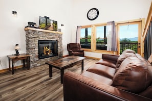Smart-TV, Kamin, Tischfußball