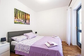 1 chambre, fer et planche à repasser, lit parapluie, Wi-Fi gratuit