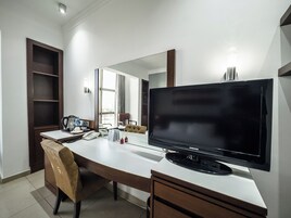 Colchones con efecto memoria y caja de seguridad en la habitación 