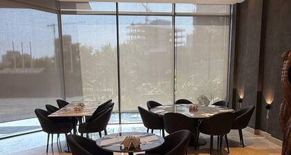 Avenue Suites