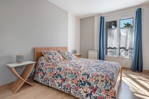 2 bedrooms, iron/ironing board, free WiFi