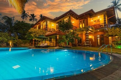 Superb 7-bedroom villa in Balapitiya