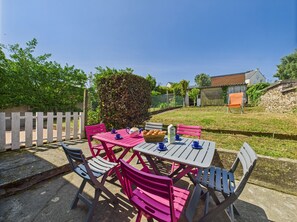 تناول الطعام بالخارج