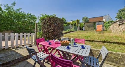 400 m from the beach, garden, house for 6
