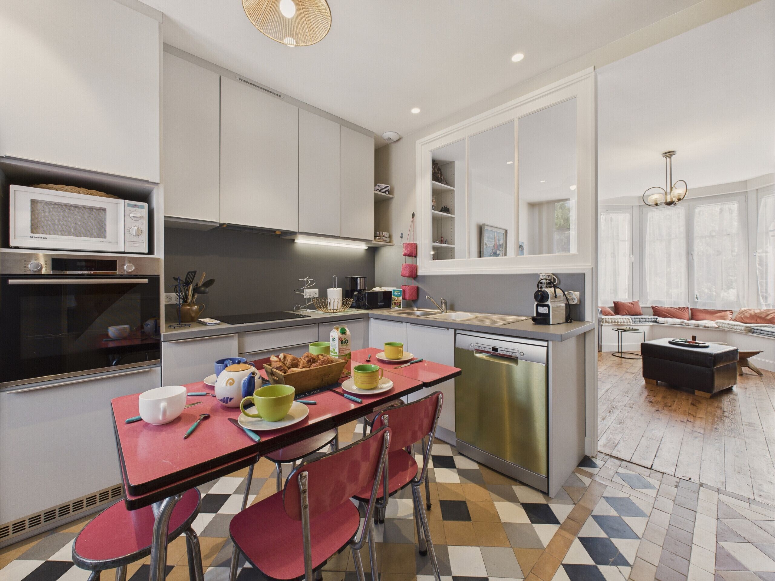 Réfrigérateur, micro-ondes, four, lave-vaisselle