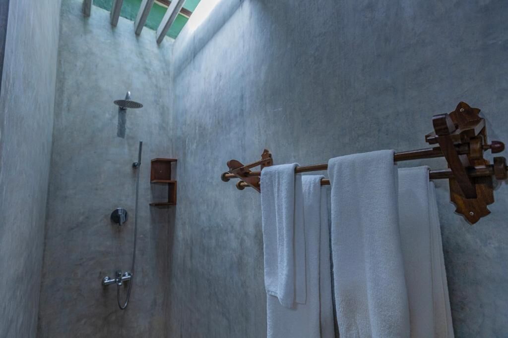Articles de toilette écologiques, sèche-cheveux, bidet