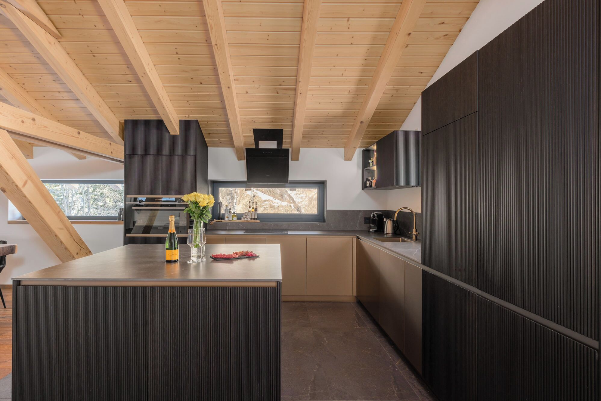 Kühlschrank, Ofen, Herdplatte, Geschirrspüler