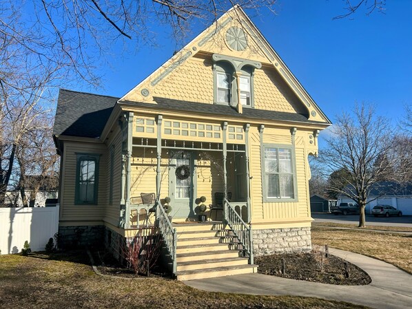 المنشأة من الخارج