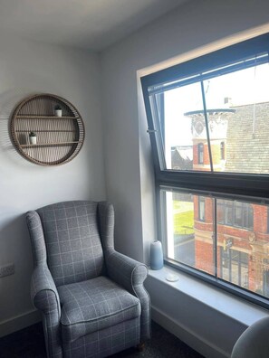 Apartment | Living area | Fireplace - Portrush 2-bed Apt, Sleeps 4, Parking (Portrush)