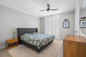 2 quartos, ferros/tábuas de passar roupa, Wi-Fi de cortesia