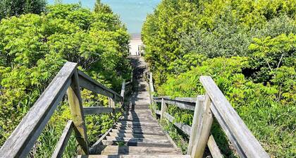 Sunset Ridge, Lakefront, King bed