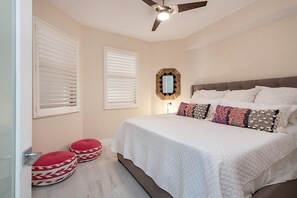 3 bedrooms, WiFi, bed sheets - Experience the Ultimate Vacation at Regatta! (Naples)