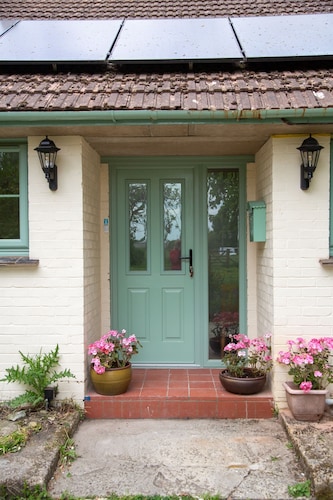 3 Bedroom idyllic countryside cottage in the middle of rural Wiltshire