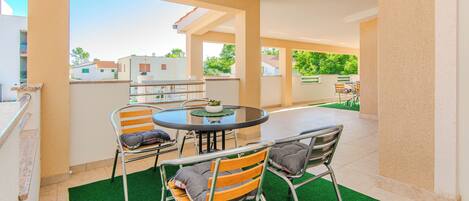 Standard Apartment, Garden View | Terrace/patio
