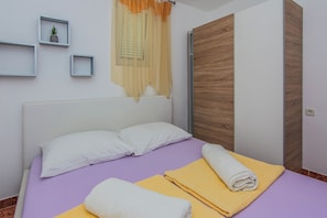 1 bedroom, iron/ironing board, free WiFi