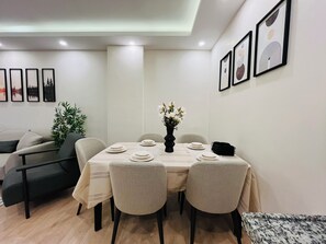 Dining - Two-Bedroom Apartment in Taksim - No: 3 (İstanbul)