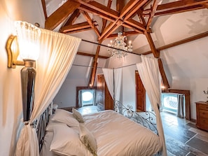 11 chambres, fer et planche à repasser, Wi-Fi gratuit, draps fournis