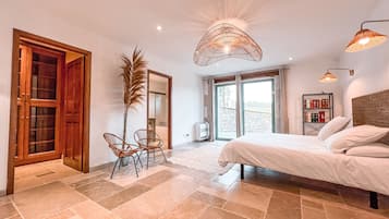 11 slaapkamers, een strijkplank/strijkijzer, gratis wifi, beddengoed