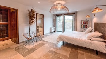 11 slaapkamers, een strijkplank/strijkijzer, gratis wifi, beddengoed