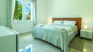 Deluxe Villa, Pool View | Frette Italian sheets, premium bedding, down comforters - Villa Menea con Piscina e SPA (Casarano)