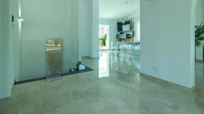 60-inch LED TV with cable channels - Villa Menea con Piscina e SPA (Casarano)