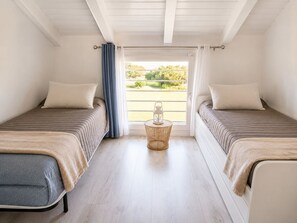 2 habitaciones, tabla de planchar con plancha y wifi gratis 