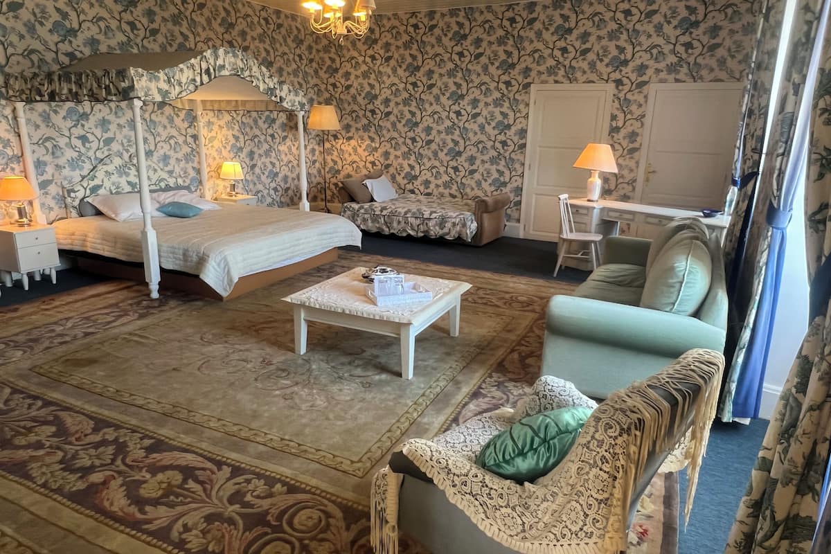 Deluxe Quadruple Room, Garden View (Bleu)