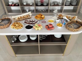 Ókeypis morgunverðarhlaðborð daglega