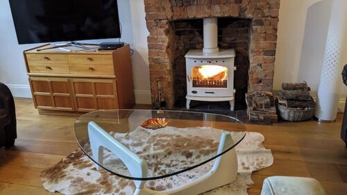 Stylish apartment in the heart of Cranbrook, close to pubs, shops, restaurants