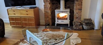 Stylish apartment in the heart of Cranbrook, close to pubs, shops, restaurants