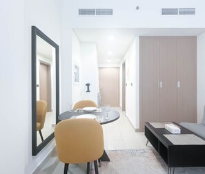 Interior - Urban Charm: Studio With Balcony in Azizi Riviera (Dubai)