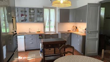 Réfrigérateur, micro-ondes, four, lave-vaisselle