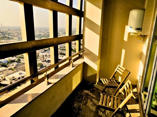 Chic 1-bedroom apartment with WiFi, AC in vibrant Lahore