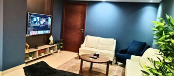Chic 1-bedroom apartment with WiFi, AC in vibrant Lahore