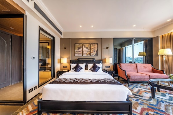 Premium Room with Lounge Area | Desk, iron/ironing board, bed sheets - Medalio Signature Chandigarh Zirakpur (Zirakpur)