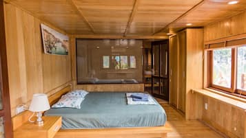 Habitación doble, 1 cama King size, patio, vista a la playa | Espacio para trabajar con laptop y wifi gratis