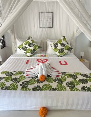 2 bedrooms, in-room safe, iron/ironing board, free WiFi - 2-bedroom villa in brilliant Ubud with WiFi, AC (Ubud)