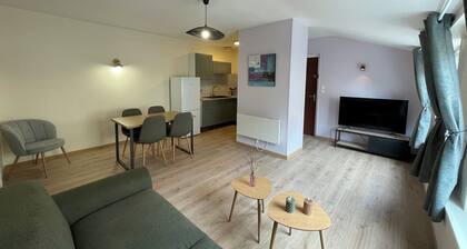 Apartment L'olive- center Ardres- fiber- 2 beds + cot