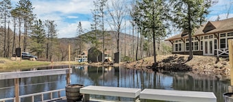 Great locationfor SKI SEASON  indoo door pool
Inquire about ski season deals NOW