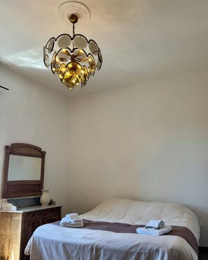 3 多间卧室、熨斗/熨衣板、WiFi、床单