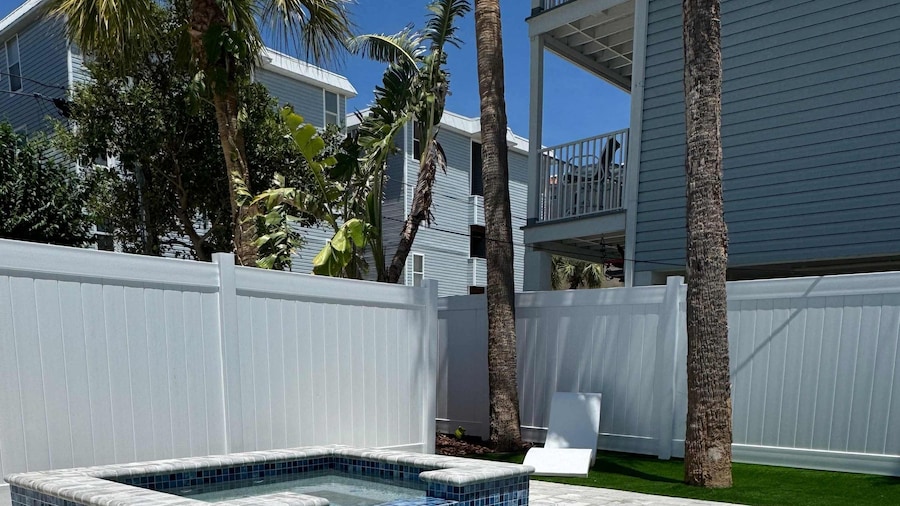 Beach House Cottage Pool Spa on Beach Access